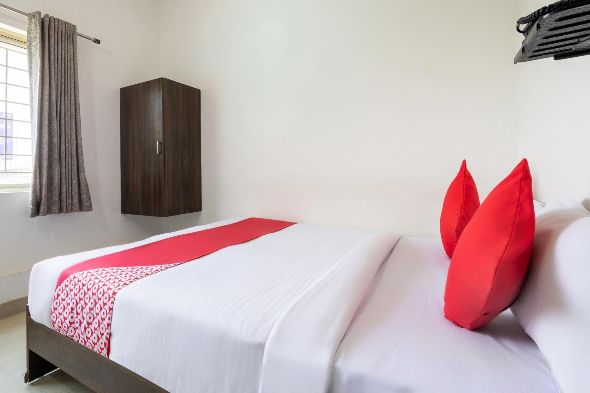 Oyo Splenor Inn Kammasandra Exterior photo
